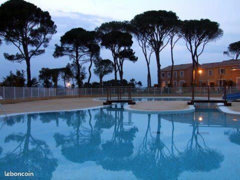 Maison Climatisee Avec Piscine Chauffee Calvisson Exterior photo